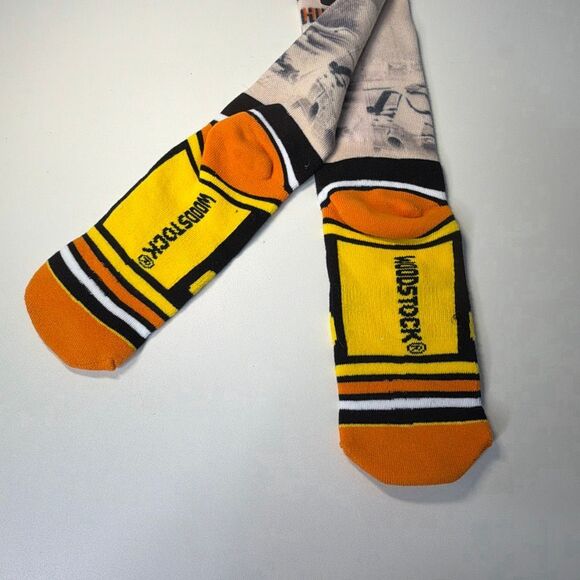 Bioworld Woodstock Hippies 1969 Men’s Crew Socks 10-13 - Picture 4 of 6